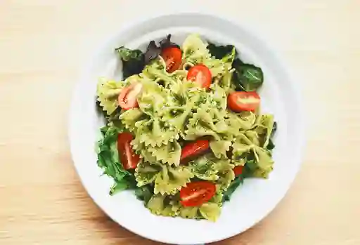 Pasta Rigate al Pesto con Tomate