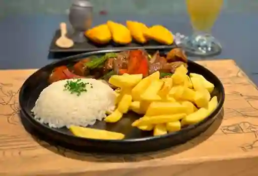 Lomo Saltado