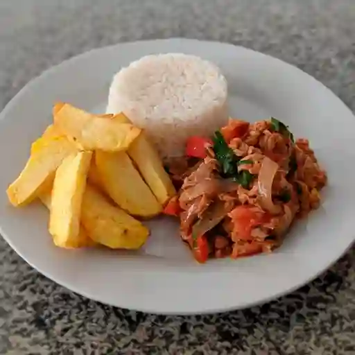 Atún Saltado