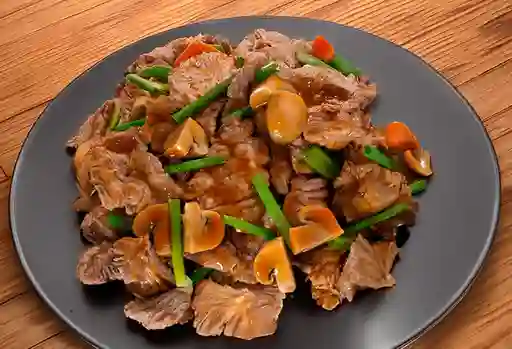 Carne con Champiñón