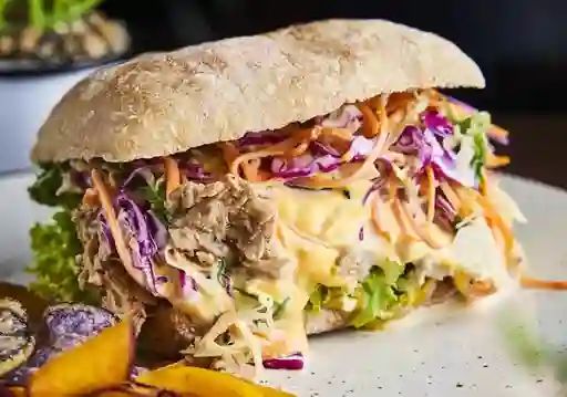 Sándwich de Cerdo con Coleslaw