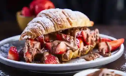 Croissant de Nutella y Frutas