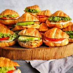 Croissant de Tomate Cherry