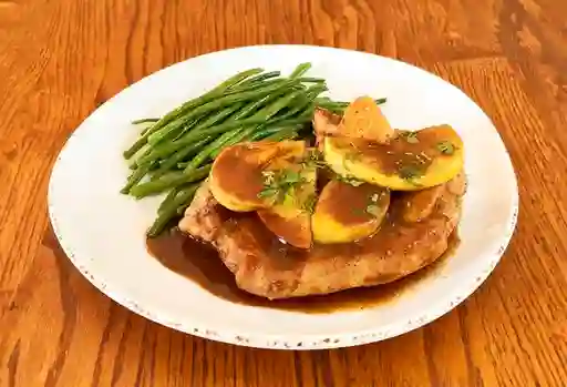 Chuleta de Cerdo Ensalada y Postre