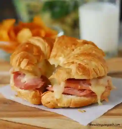 Croissant de Jamón