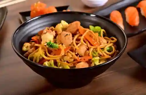 Yakisoba y Bebida 220ml