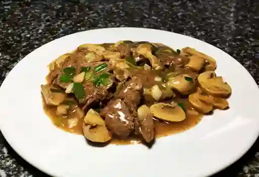 Carne con Champiñon