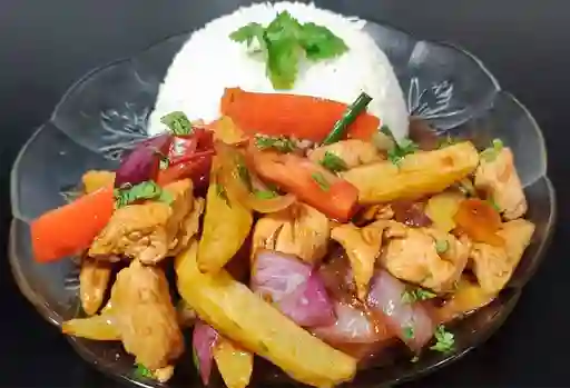 Pollo Saltado