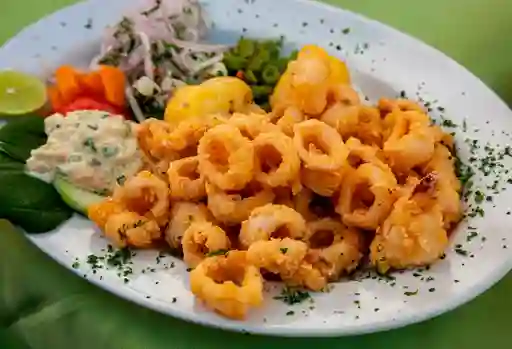 Chicharrón de Camarones y Calamar