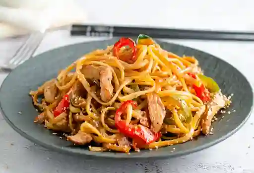 Fetuccini Salteado Pollo