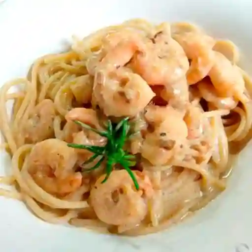 Fetuccini en Salsa Camarones