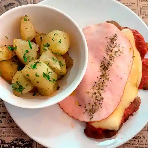 Combo Milanesa Napolitana y Papas