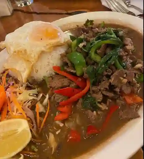 Phad Kha Phao Vacuno