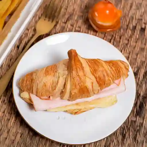 Sándwich Croissant Jamón Queso