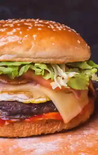 Hamburguesa Super Venezolana