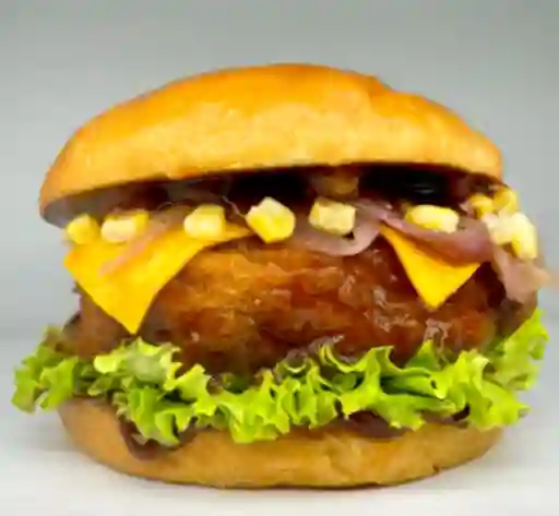 Burger Pollo Crispy BBQ y Papitas