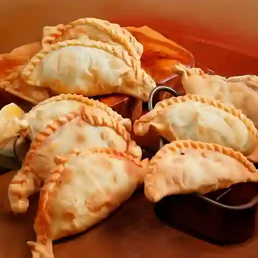 8 Empanadas