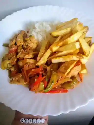 Pollo Salteado