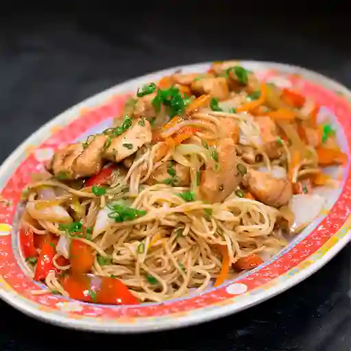 Tallarin Saltado de Pollo