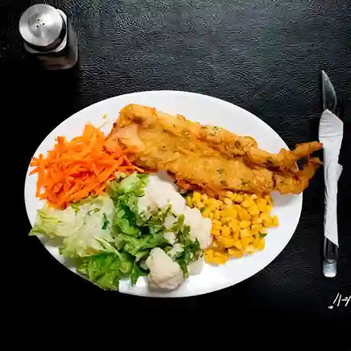 Reineta con Ensalada Mixta