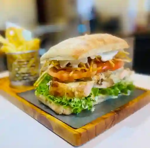 Combo 3 Sándwich de Pulpo al Olivo, Mas Bebida Lata 350 ml