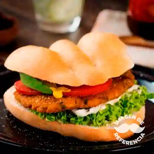 Combo 4 Sándwich de Pollo al Carbón y Bebida Lata 350 ml