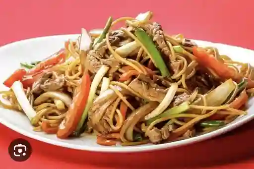 Tallarín Saltado de Pollo