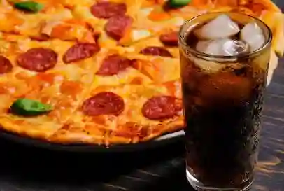 Combo Duo: 2 Pizzas Peperoni + 2 Bebidas 350ml
