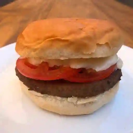Sándwich Hamburguesa Tomate y Mayonesa