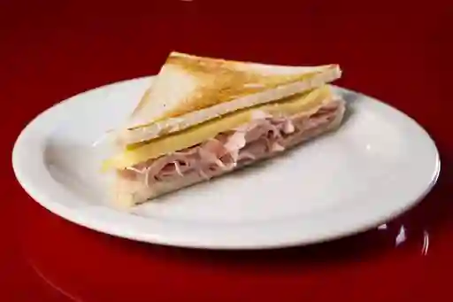 Triángulo jamón queso