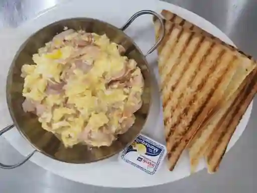 Paila de huevos con jamón