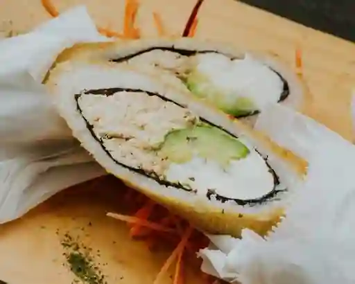 Hand Roll Pollo, Queso Crema y Palta