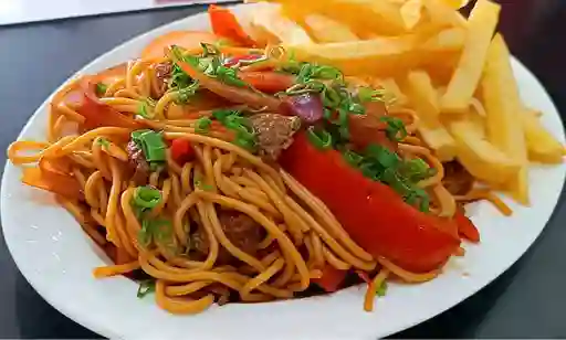Tallarin Saltado de Carne