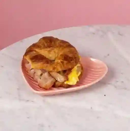 Croissant Huevo con Tocino