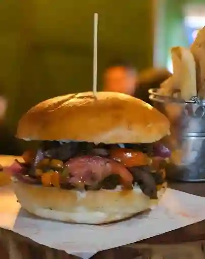 De Lomo Salteado + Papas Fritas Naturales