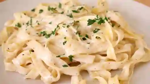 Fetuccini con Salsa Alfredo