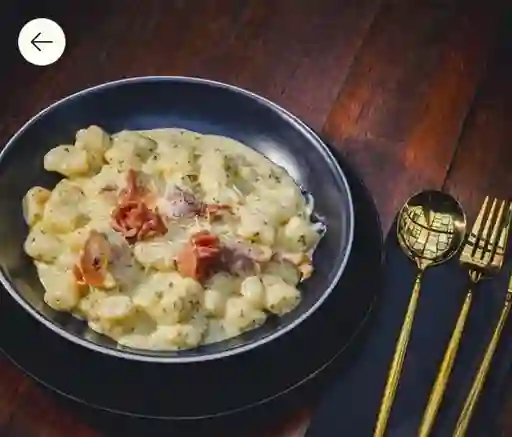Ñoquis Jamón Pesto