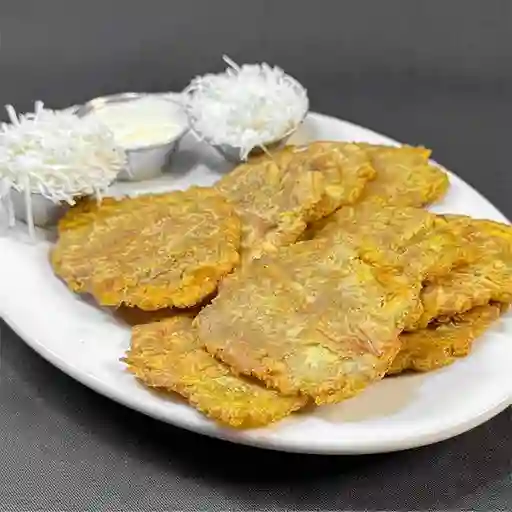 Tostones con Queso Rallado y Nata