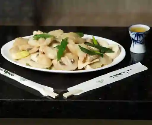 Congrio con Champiñón y Algas