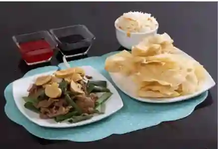 Carne Champiñones Con Arroza Chaufan + Wantan Frito(10 Un)