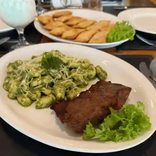 Gnochi Pesto Lomo Grillé