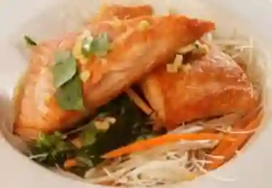 Salmón Sol Saliente