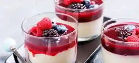 Postre Pannacotta De Frutas