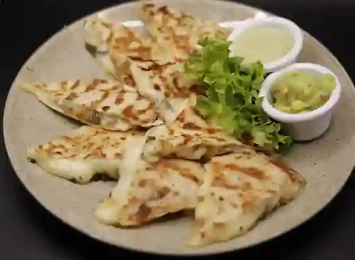 Quesadilla de Pollo Ahumado