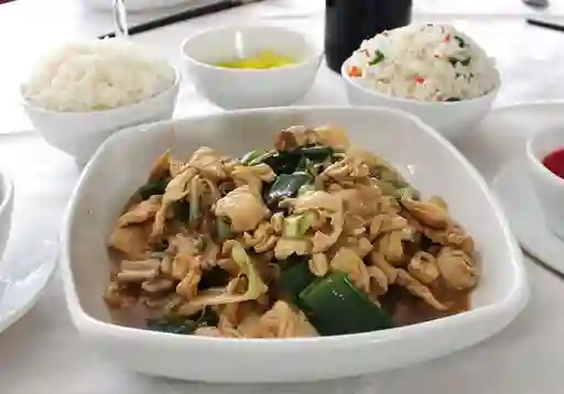 Pollo Comgoliano con Arroz