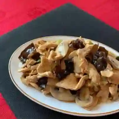 Chapsui de Carne con Papas Fritas