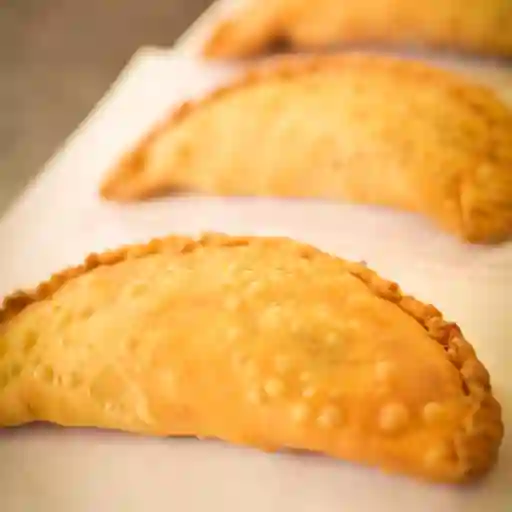 Empanada Pollo, Choclo, Queso