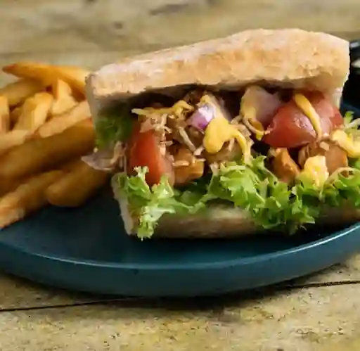 Sandwich de Pollo Saltado