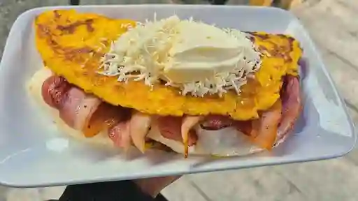 Cachapa con Queso y Tocino
