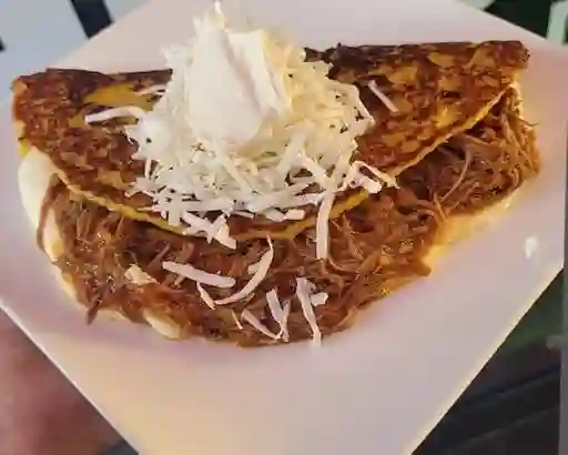 Cachapa con Queso y Mechada